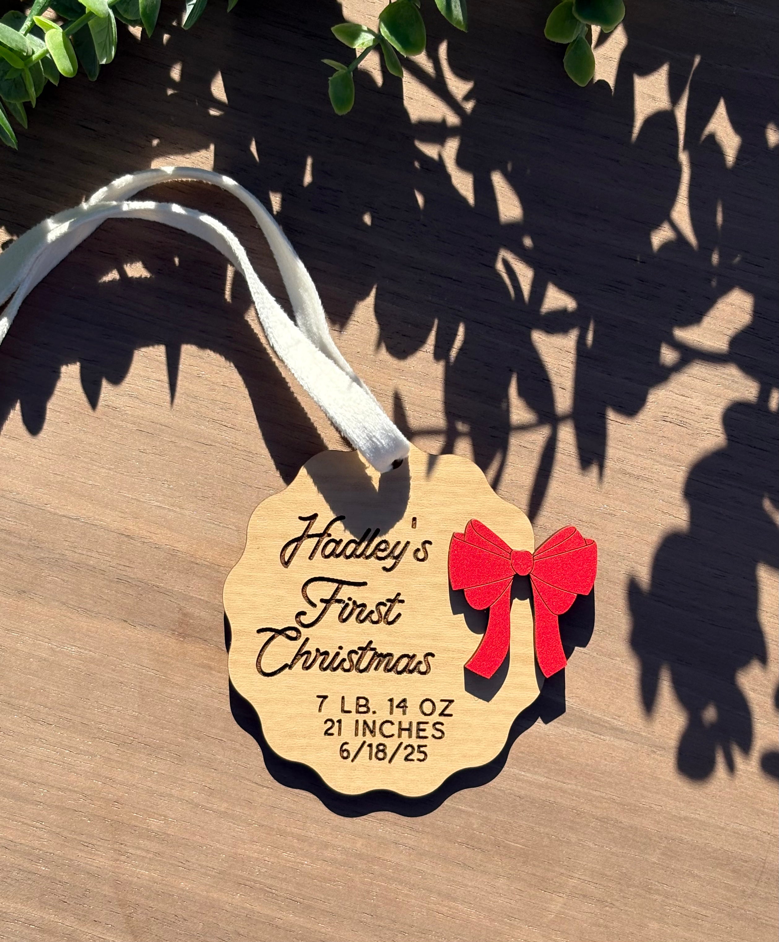 Bab'ys First Christmas Scalloped with Bow